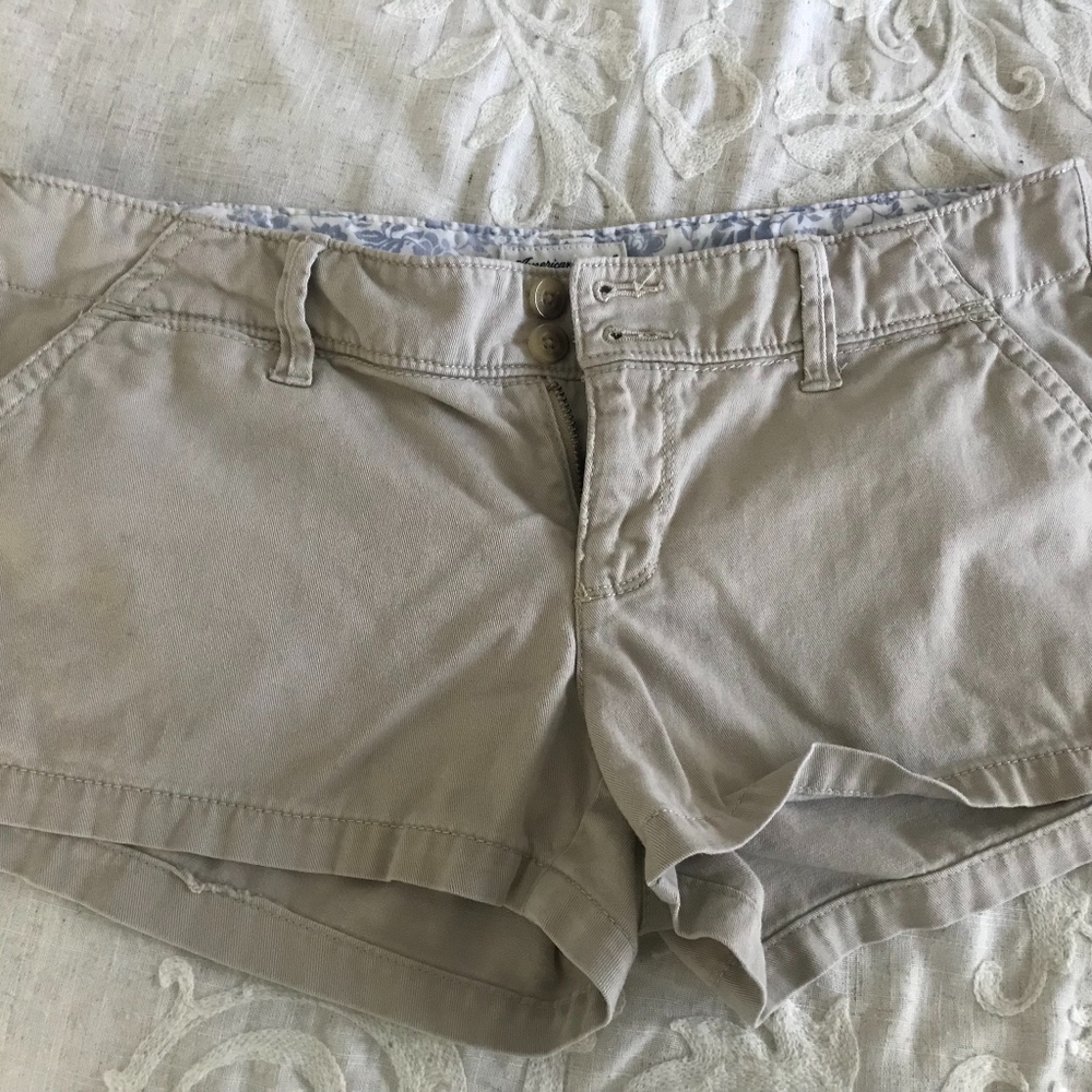 American Eagle Khaki Chino Short Shorts